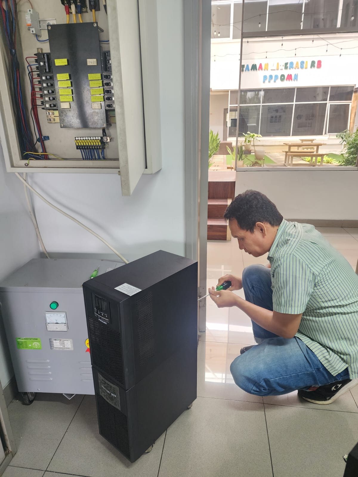 Instalasi Online UPS Prolink di Kantor BPOM Jakarta