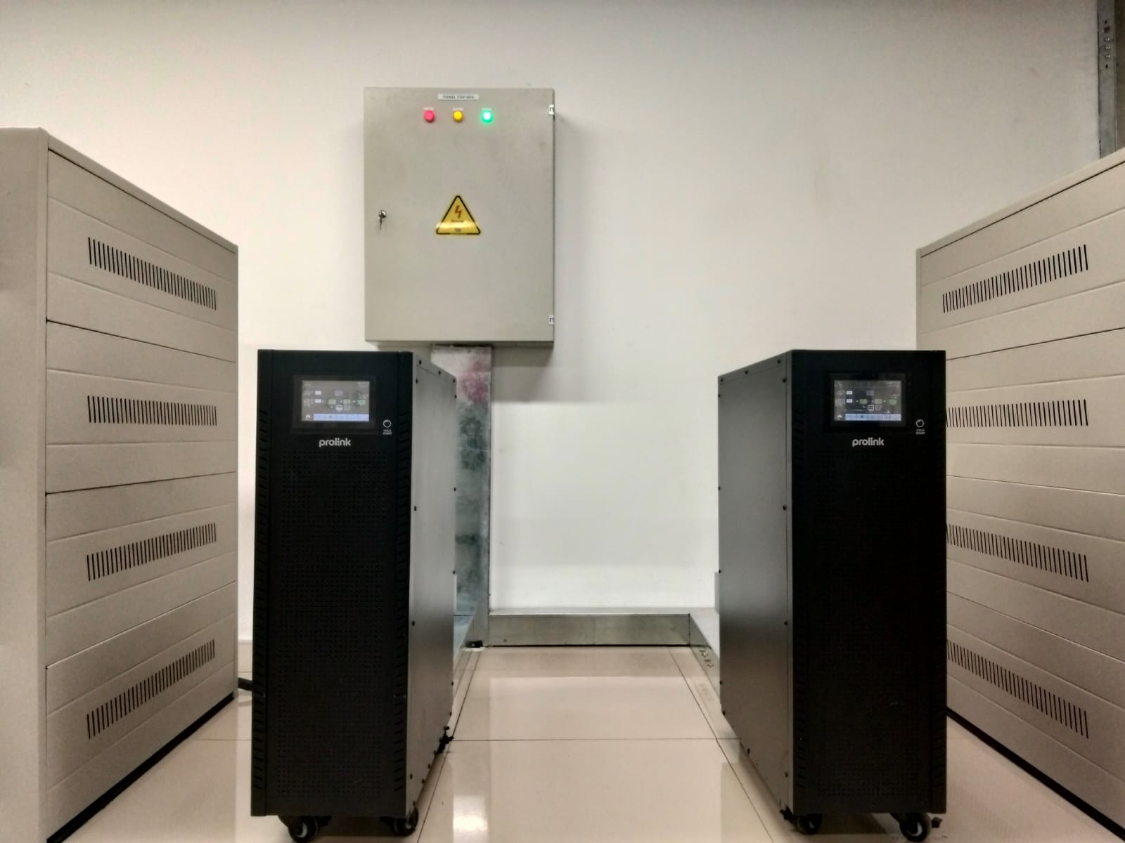 Pemasangan UPS Online Prolink – Hong Wei Prime Indonesia