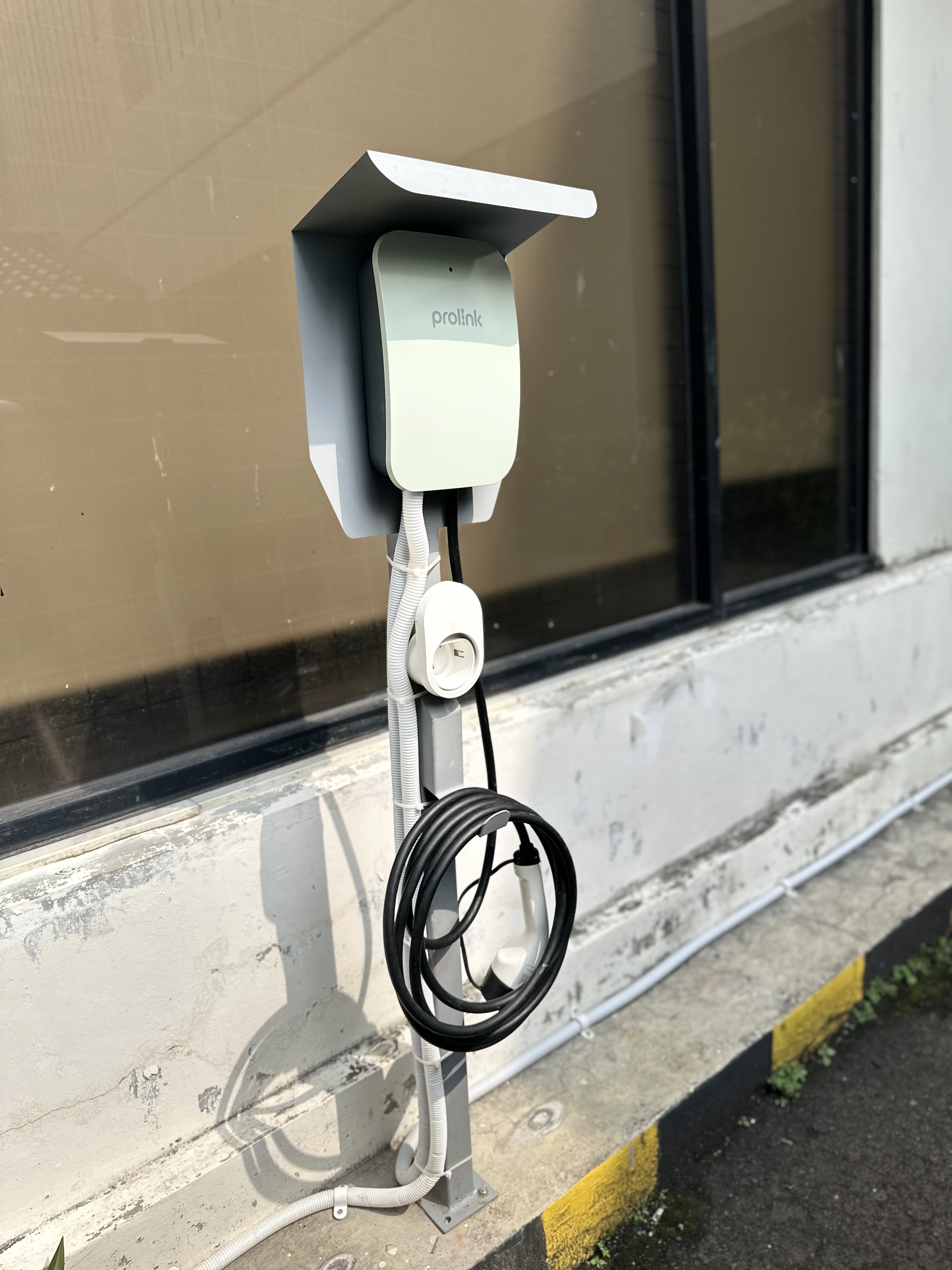 Instalasi Prolink PEV III 6500W AP Series Wall-Mounted EV Charger di Kantor Pusat PT Circleka Indonesia Utama (Circle K Indonesia)