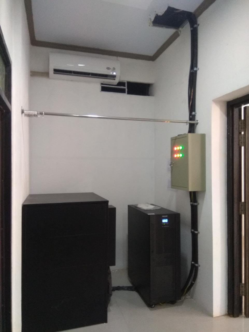 Instalasi UPS Online Prolink di RSUD Sayang Rakyat